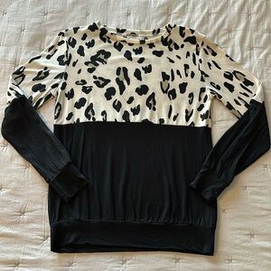 💕 2 for $15 - Tickled Teal leopard print ColorBlock top